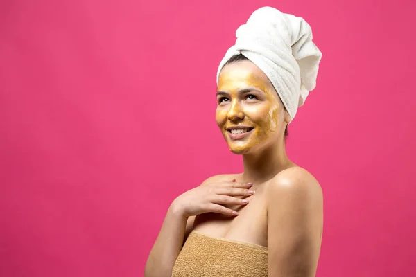 Mānuka Honey in Skincare: 5 DIY Beauty Recipes for Glowing Skin